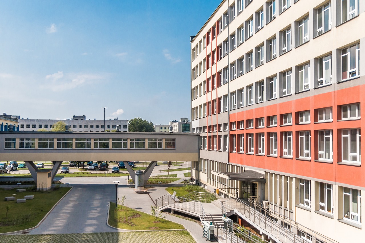 北京中医药大学成人教育的独特魅力与发展前景